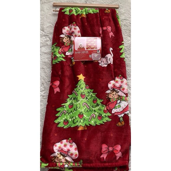 Strawberry Shortcake Custard Christmas Tree Throw Blanket 50" X 70" Holiday NEW - Picture 1 of 14